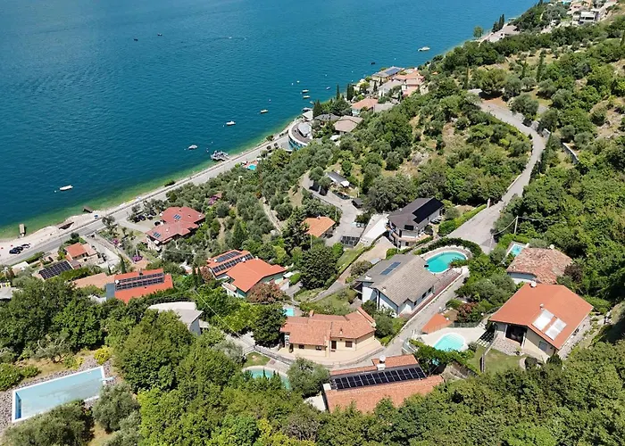 Ama With Pool Villa
