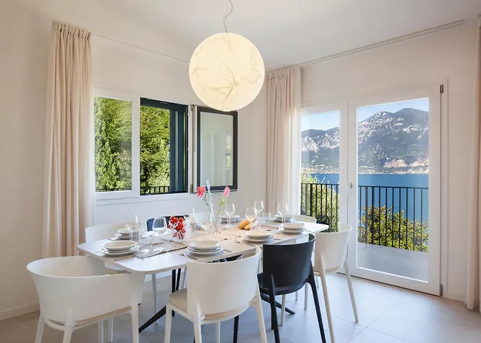 Villa Ama With Pool Brenzone sul Garda