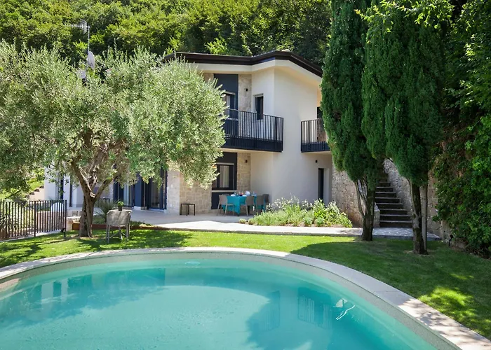 Ama With Pool Brenzone sul Garda