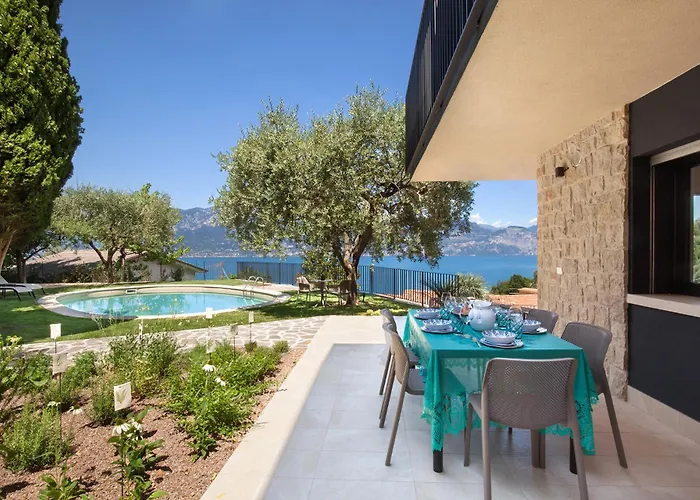 Villa Ama With Pool Brenzone sul Garda