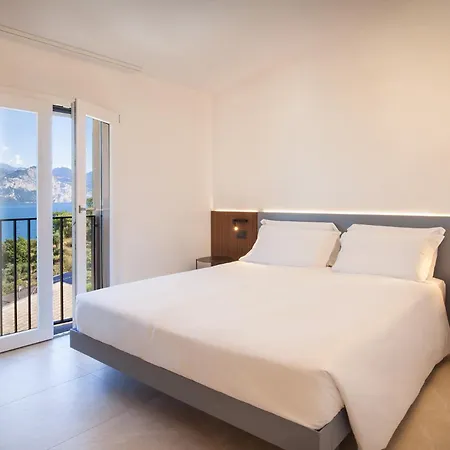 Ama With Pool Villa Brenzone sul Garda