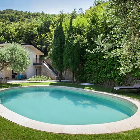 Ama With Pool Villa